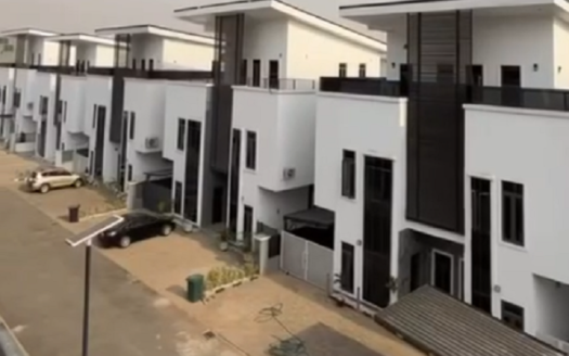 5 Bedroom fully detached Fully Furnished and fitted Duplex